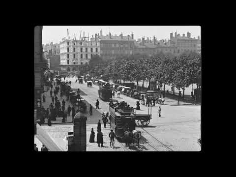Lyon, place Bellecour (1895) early Lumiere film