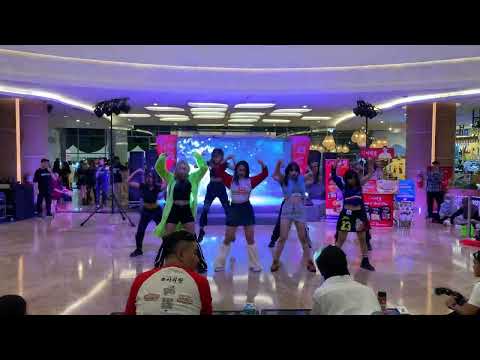 BLACKPINK_Shut Down+Intro+Pink Venom+Dance Break_QUEEN BEES Dance Cover at ARIRANG Jogjakarta