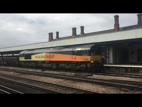 Nearly Bowled! Colas 66848 engineer train pass Tonbridge working the 6C02 Petts Wd - Hoo Jn 10/09/21
