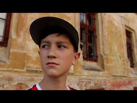 TRAILER: Mad Art - Who manages your dreams