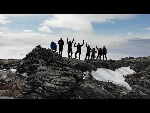Ryhmä Saivaaran huipulla 2022 - DRONE