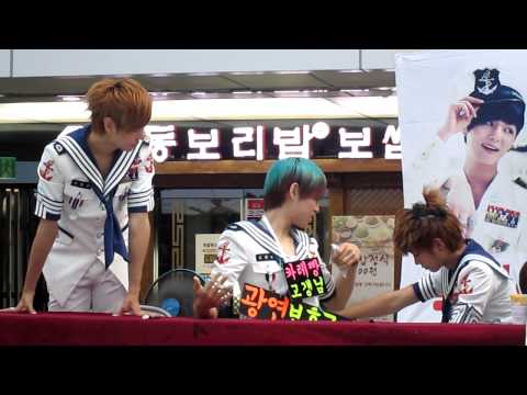 [FANCAM]120806 LEDapple Busan Fansign Ending