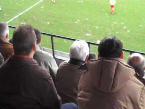 OHL - Tubize - supporters op zittribune in de picture