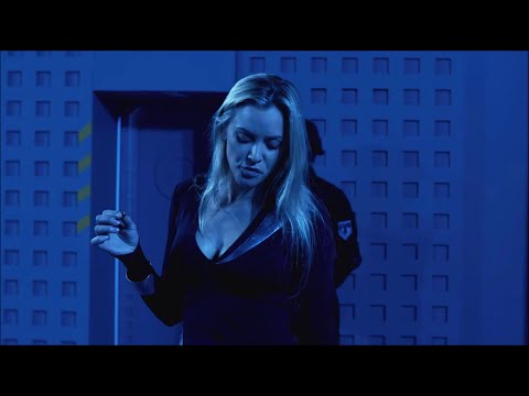 Kristanna Loken / trample