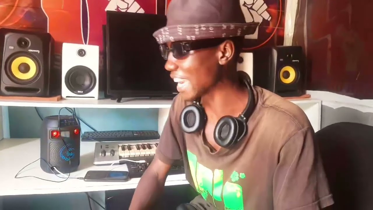 Mhungu freestyle at Solid Records Zimbabwe
