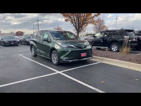2021 Toyota Sienna XLE Hybrid in Green walk around