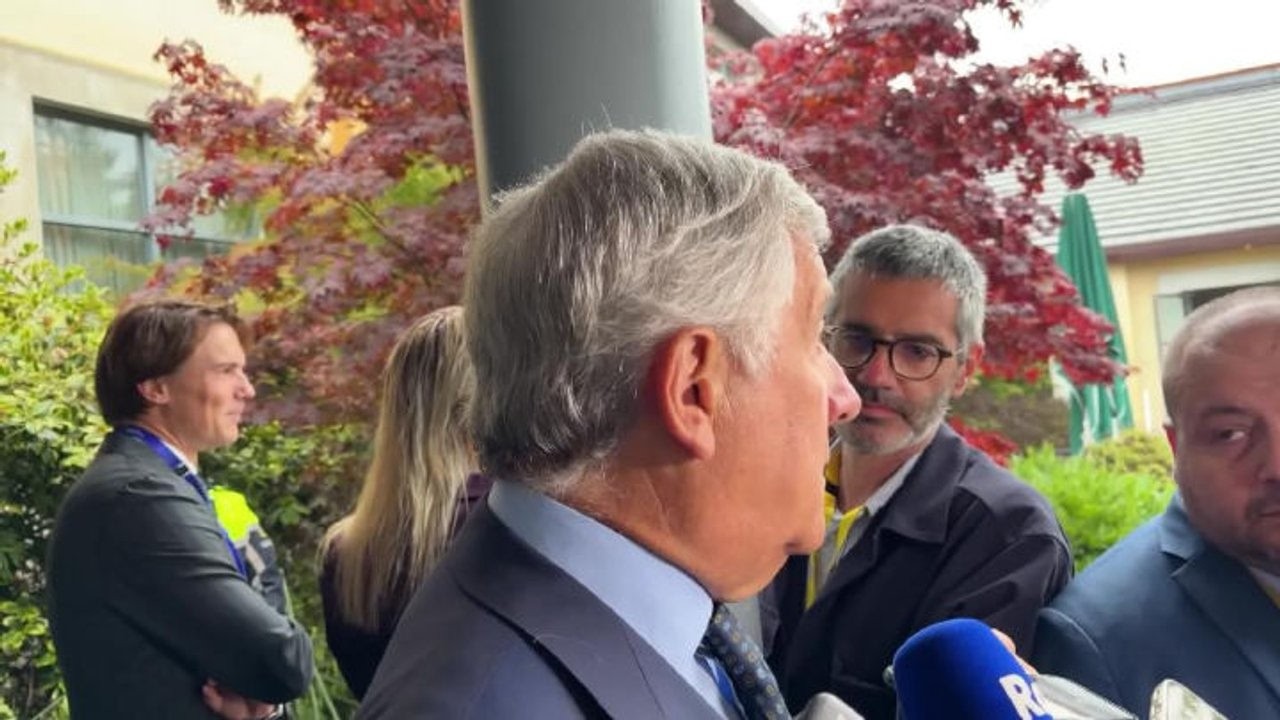 Tajani: Stop a Schengen prorogato per pericolo jihadista, nulla contro la Spagna
