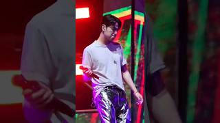 Download lagu How cool June vibes are on the stage. iKON Take Off World Tour. #ikon #junhoe mp3