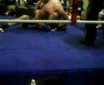 Kyle Davis UFC 1st Semi-Pro fight .. Round 2