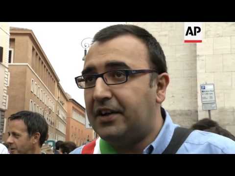 Greeks and Italians demonstrate against austerity cuts