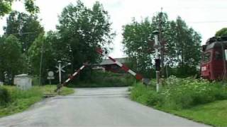 preview picture of video 'Planovergangen på Knapstad, Østfold 2 / Railroad crossing in Knapstad, Østfold, Norway 2'