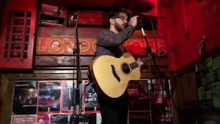 Alexu and The Voices Inside - Distante (Valeria Stoica)