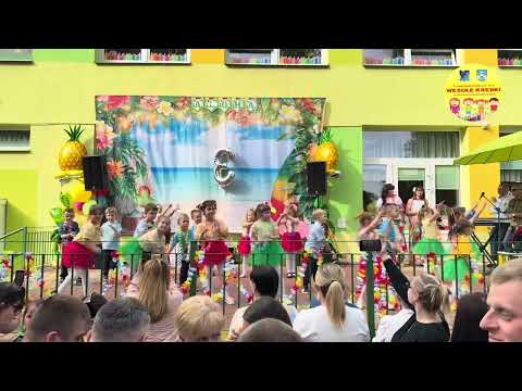 Grupa III „Żabki” na Pikniku Rodzinnym i 3 Urodzinkach „Wesołych Kredek” 30.05.2025 r.