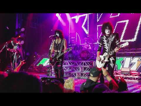 KISS KRUISE VII Show 1 - I