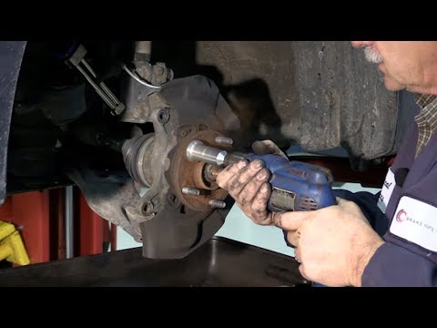 Raybestos Best Brake Job: Clean Wheel Hubs