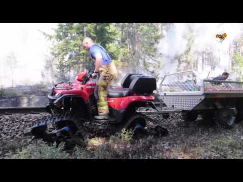 Flera brandstationer i kamp mot gräsbrand