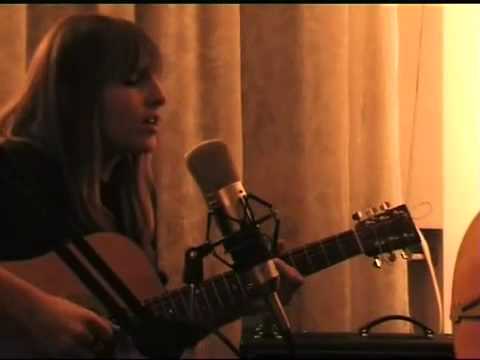 GIRL WITH THE GUN live @RadioFlo