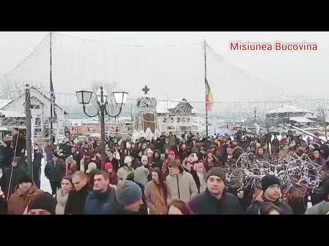 Aseară în orașul Vicovu De Sus Corurile reunite au intonat imnuri creștine