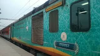 preview picture of video '22419/22433 सुहेलदेव सुपरफास्ट एक्सप्रेस Suhaldev express departing ghazipur'