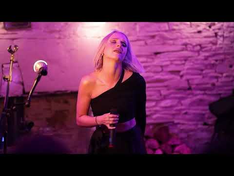 DORA GOLA - Dark Sand live at Pot Duggans