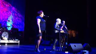 Cyndi Lauper & Casey Donovan True Colors Live