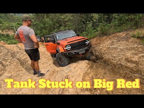 WE BROKE THE EVERYTHING! Tank 300 | Stuck For 5 Hours! | Glass House Mountains
