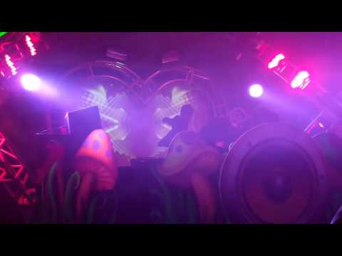 Tritonal + Arty @ Lovegroove 2011 - Switching Sets