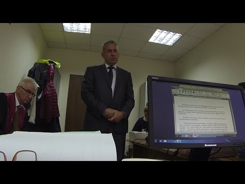 Drejtori i Arsimit Akuzohet se Punësoi 10 Veta Pa Konkurs