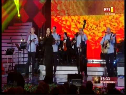 Tamburasi Gezme i Elena Risteska - Makedonsko devojce - spec. gosti na Cvetnici 2014