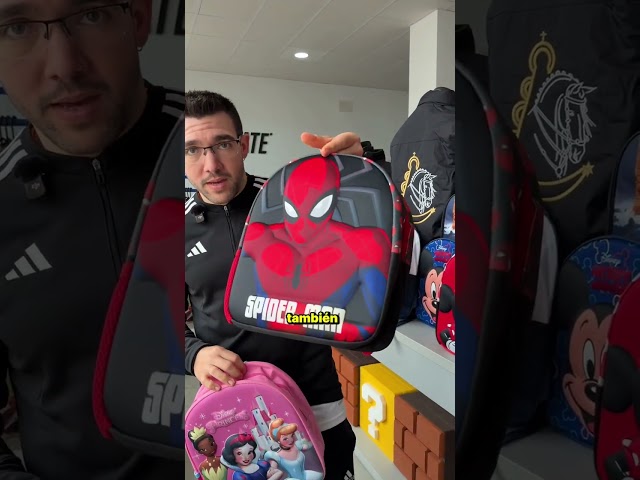 Vídeo relacionado con Genérico Mochila personalizada con nombre, mochila escolar de edición conmemorativa con bolsillos de malla, regalo para niño aficionados al fútbol (Versión del campeón de España)