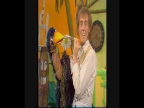 Rod Hull Gives Emu His Vitamin Pills