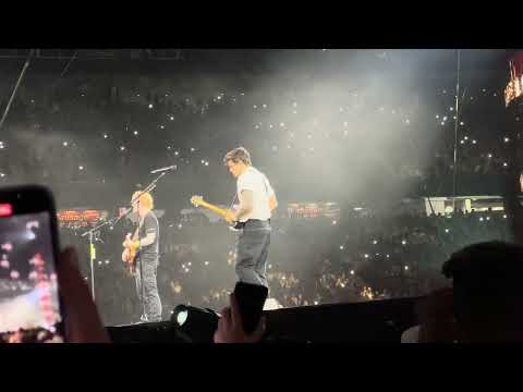 Ed sheeran and John Mayer playing thinking out loud at Gillette stadium June 30th 2023. epic