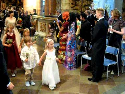 Vigsel mellan Edward Blom och Gunilla Kinn: intåget