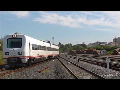 Trenes de Renfe y Feve en la estación de Ferrol