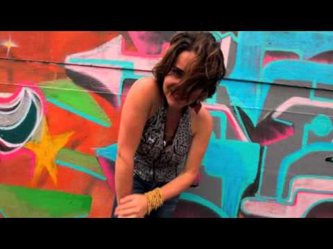 ANDREA RUILOVA- Olvídame maldito