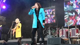 Showaddywaddy You Got What it Takes at Glastonbudget 01 06 12.mp4