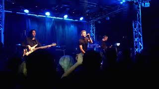 Threshold  lost in translation live in athens 12/11/2017