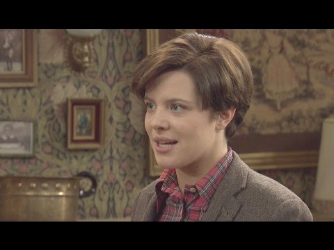 Amar C606 - Beatriz, la hija del comisario Arratia, llega a la pensión