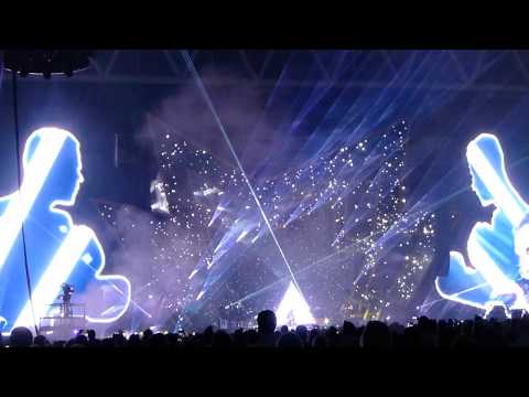 Robbie Williams - Angels - Live in Stockholm Sweden Tele2 Arena 2017 07 29