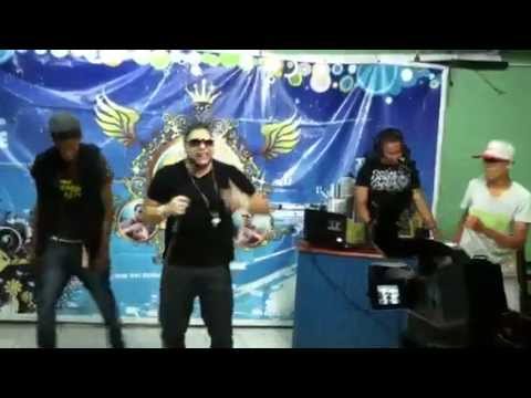 Willistic el servidor- en el show del negron