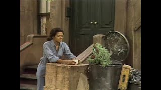 Classic Sesame Street - Maria borrows a cup of sugar from Oscar&#39;s kitchen