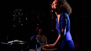 Corinne Bailey Rae - Paper Dolls live (partial)