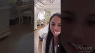 Download lagu Lagi santai di kamar hotel mp3 Download lagu Lagi santai di kamar hotel mp3