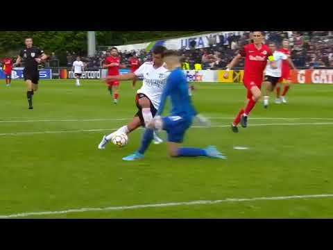 O sensacional golo de Henrique Araújo na final (YOUTHLEAGUE) Assistência de Diego Moreira