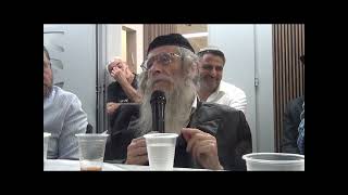 הגה"ח הרב וועכטר שליט"א - התועדות חג הגאולה י"ט-כ' כסלו תשפ"ד במרכז שפירא (הרב אברהם מנחם מענדל וכטר) - התמונה מוצגת ישירות מתוך אתר האינטרנט יוטיוב. זכויות היוצרים בתמונה שייכות ליוצרה. קישור קרדיט למקור התוכן נמצא בתוך דף הסרטון