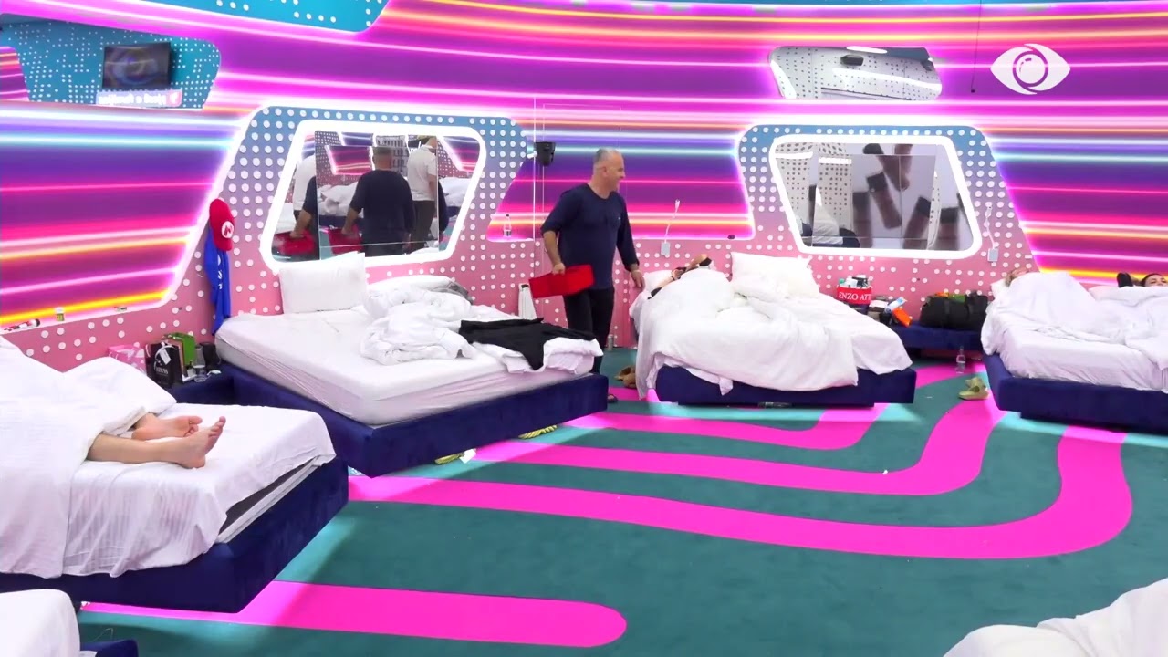 Mirë që është Edisa sepse…/ Debat mes Nikol dhe Rogertit pasi banori tentoi ta zgjojë