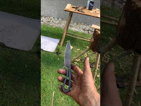 The Blacksmiths Knife - Kilkenny Castle Yard #blacksmithing #traditionalcrafts #woodworking #ireland