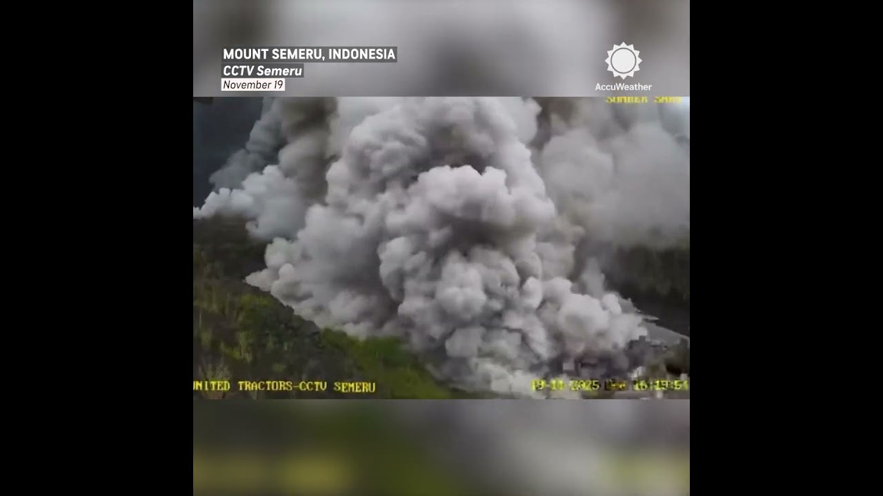 Volcano! 1,500 Degree Ash Cloud Racing Down Mountainside!