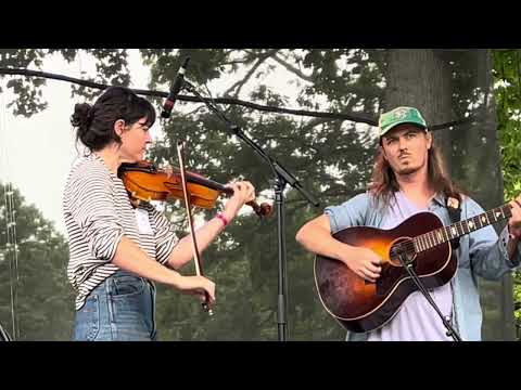 (The Amazing) Amy Alvey (Golden Shoals) nails Cherry River Rag - Clifftop Fiddle Contest 2023￼