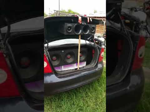 focus 2 con 3 ultravox de 550 rms